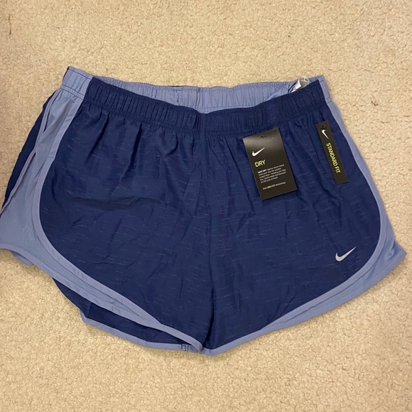 Nike Pants - NWT Nike shorts